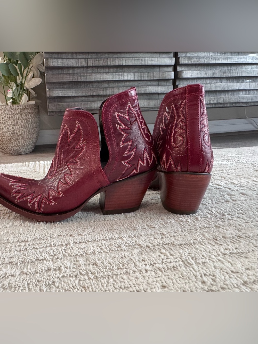 Ariat Dixon Western Booties. Size 9B - Picture 4 of 7